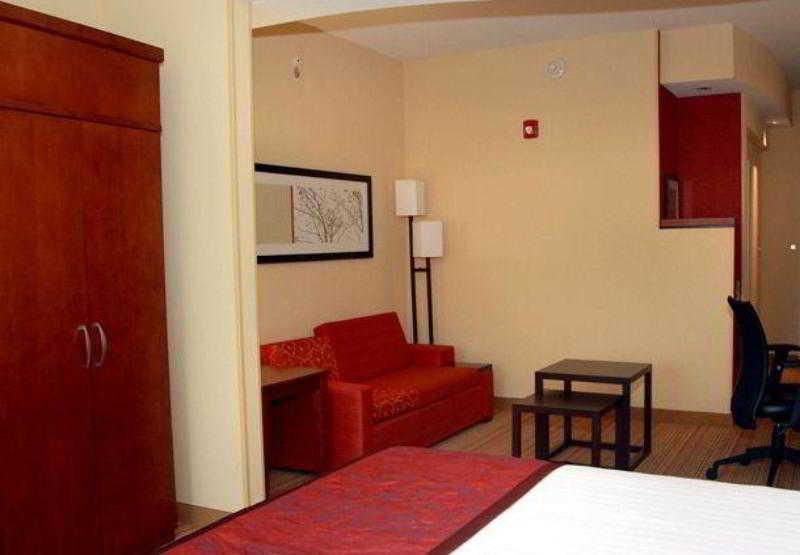 Courtyard By Marriott 3*
